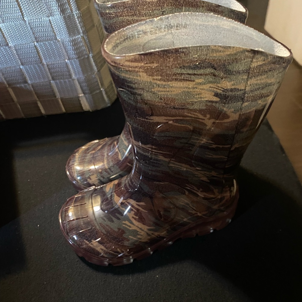 Rain boots kids